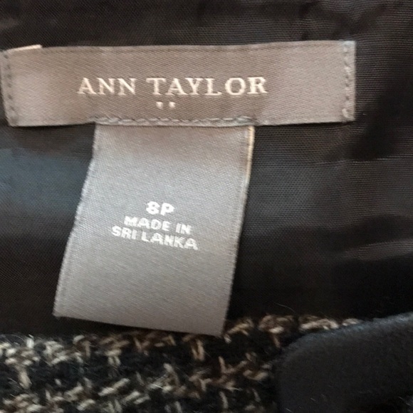 Ladies skirt - Picture 2 of 5